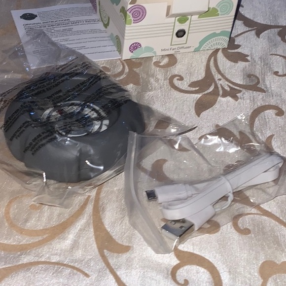 Scentsy Mini Fan Diffuser - Picture 3 of 4